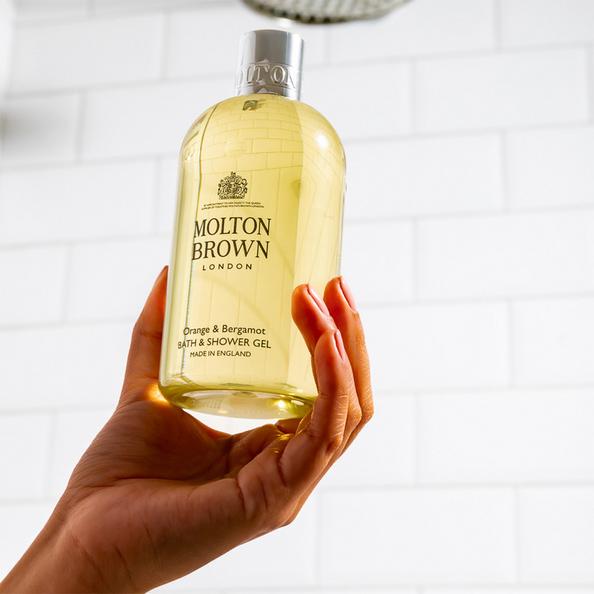 Molton Brown Re-Charge Black Pepper Bath & Shower Gel