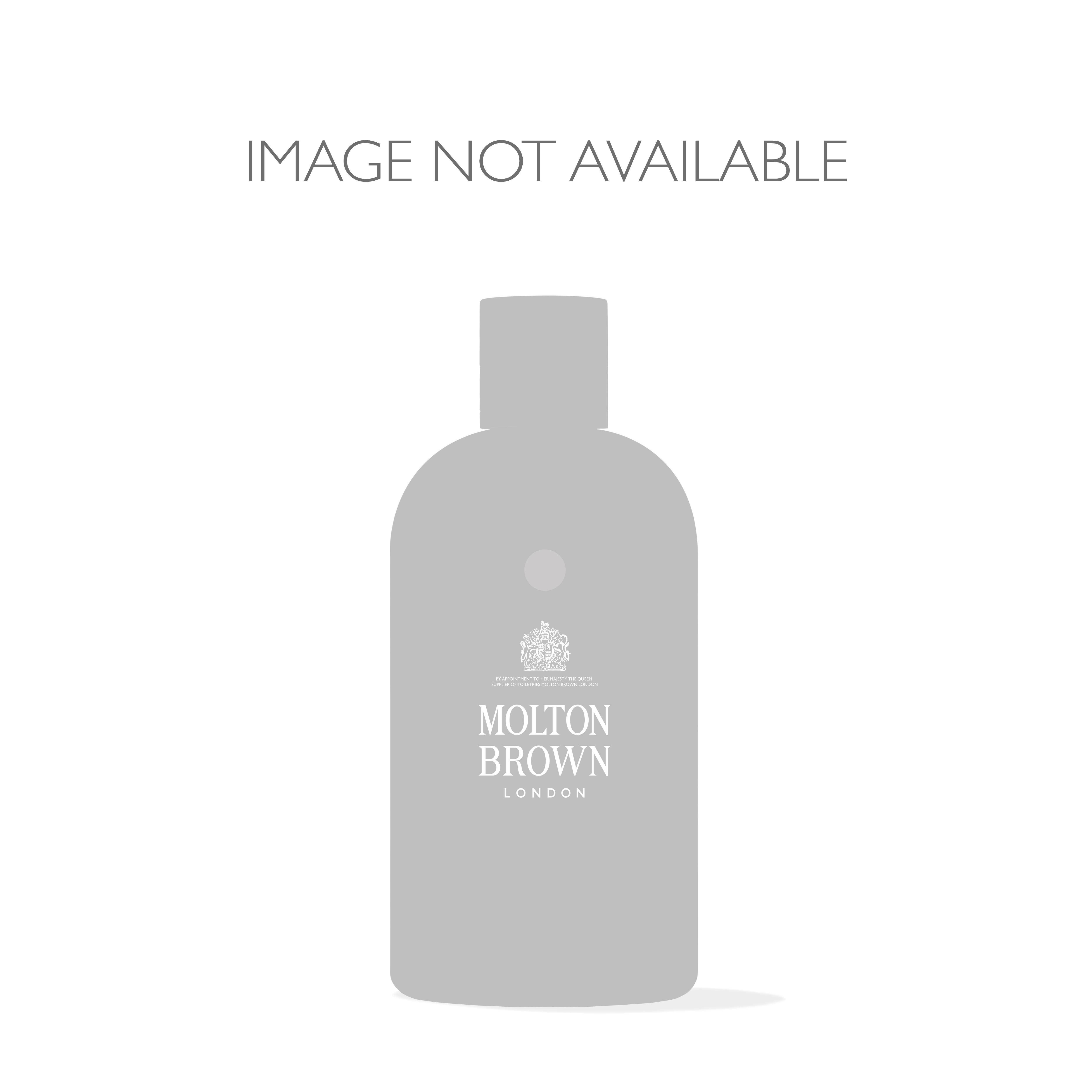Re-charge Black Pepper Luxus-Duftkerze | Molton Brown® DE