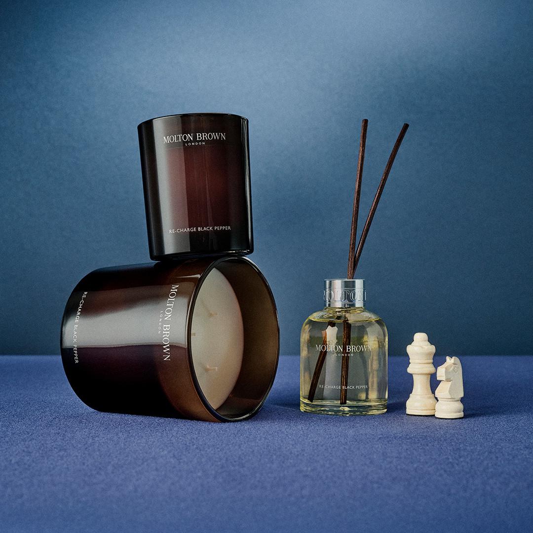 Re-charge Black Pepper Luxus-Duftkerze | Molton Brown® DE